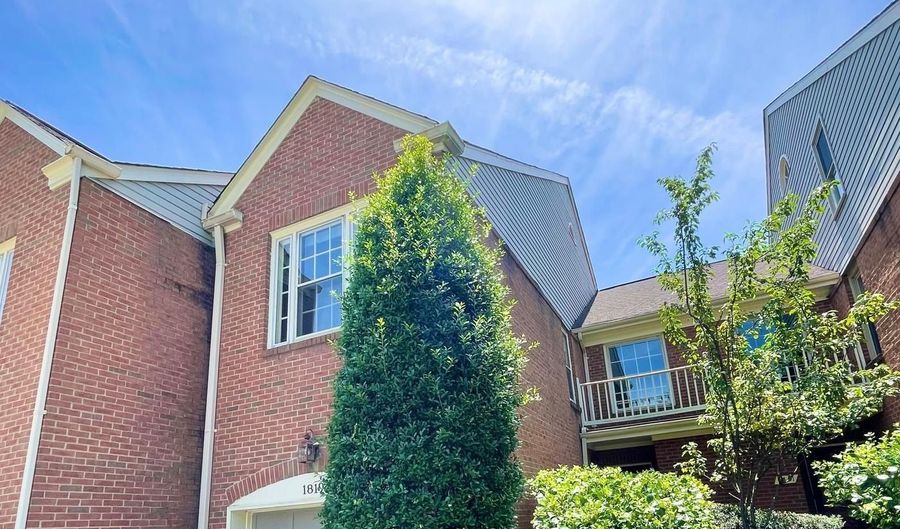 1819 DUFFIELD Ln, Alexandria, VA 22307 - 3 Beds, 4 Bath