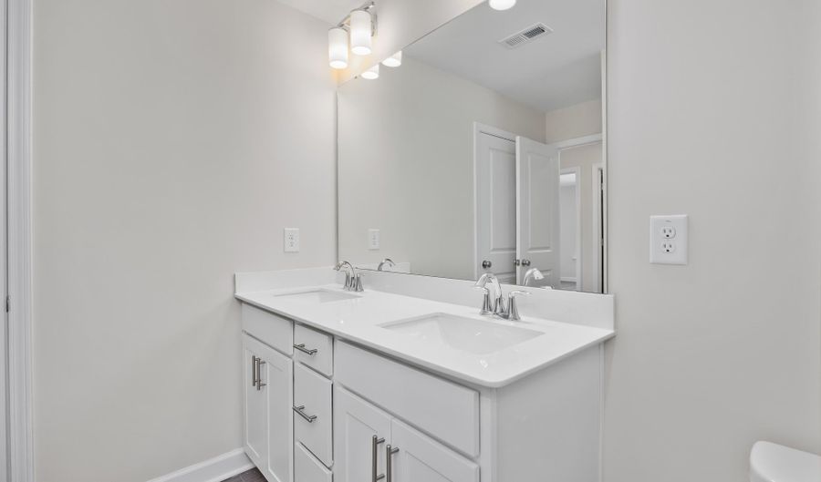 315 Queensferry Ln, Aberdeen, NC 28315 - 5 Beds, 4 Bath