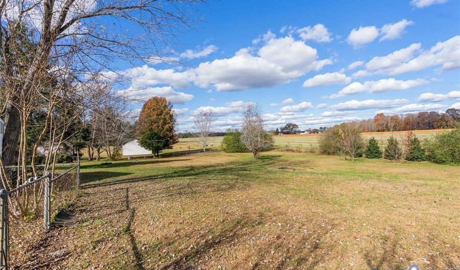 12216 Mount Hermon Rd, Ashland, VA 23005 - 4 Beds, 3 Bath