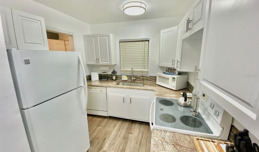 1222 VILLA Ln 136, Apopka, FL 32712 - 2 Beds, 3 Bath