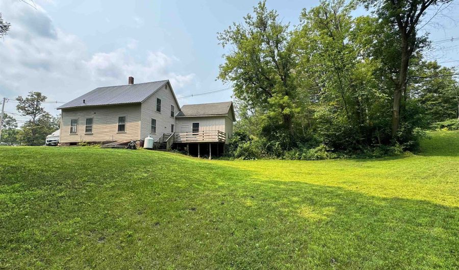 136 Sullivan St, Charlestown, NH 03603 - 3 Beds, 1 Bath
