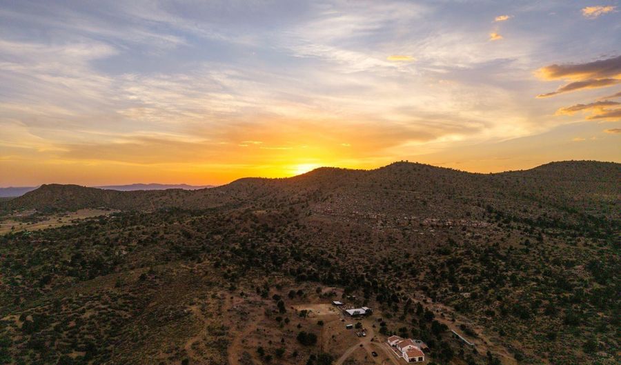 4245 W Thunder Mountain Rd, Chino Valley, AZ 86323 - 4 Beds, 2 Bath