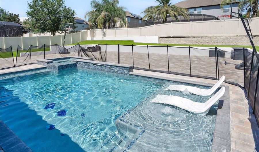 3200 PINENUT Dr, Apopka, FL 32712 - 6 Beds, 4 Bath