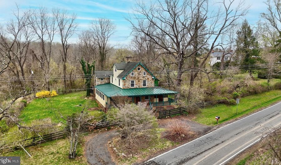 329 OLD BRIDGE Rd, Amissville, VA 20106 - 4 Beds, 3 Bath