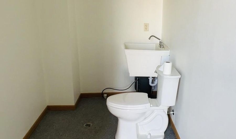 421 S 392nd Ave, Aberdeen, SD 57401 - 0 Beds, 0 Bath
