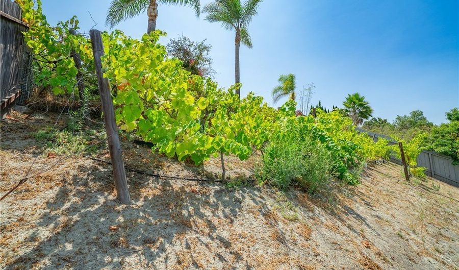 5245 Mandarin Dr, Oceanside, CA 92056 - 4 Beds, 3 Bath