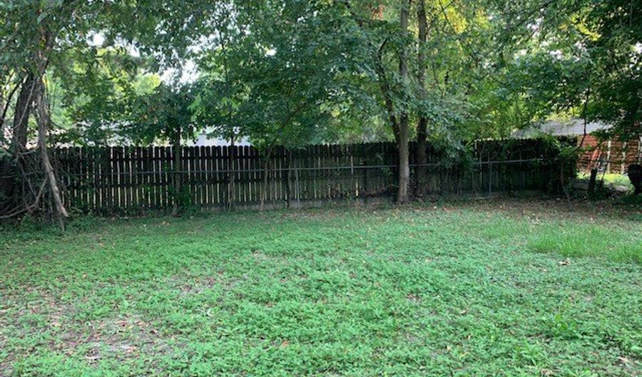 223 Locust St, Alma, AR 72921 - 2 Beds, 1 Bath