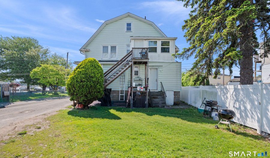 380 Harlem Ave, Bridgeport, CT 06606 - 4 Beds, 2 Bath