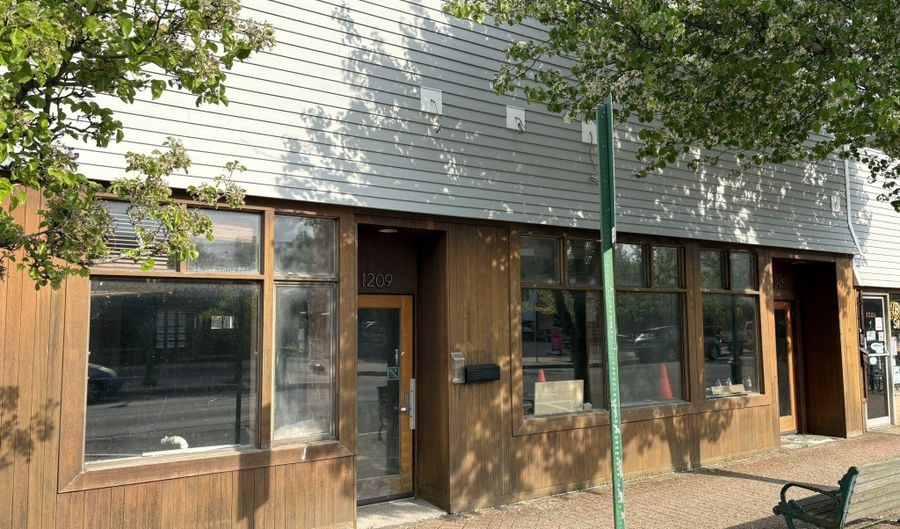1205 Main St 1205-1209, Branford, CT 06405 - 0 Beds, 0 Bath
