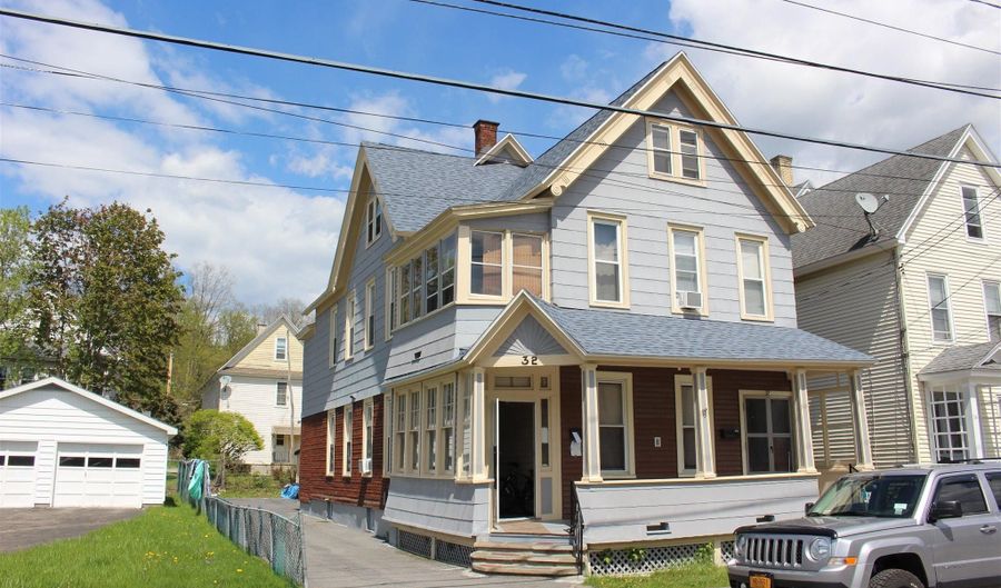 32 Milton Ave, Amsterdam, NY 12010 - 6 Beds, 2 Bath