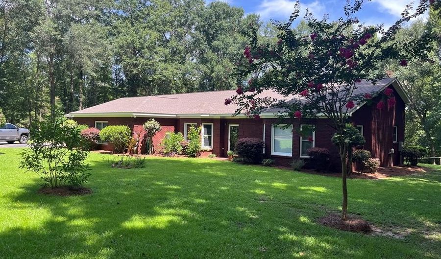 122 Whitehead Rd, Abbeville, AL 36310 - 4 Beds, 5 Bath