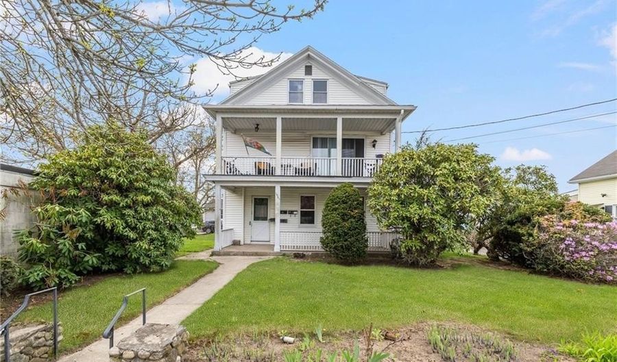 1561 Cranston St 1, Cranston, RI 02920 - 2 Beds, 1 Bath
