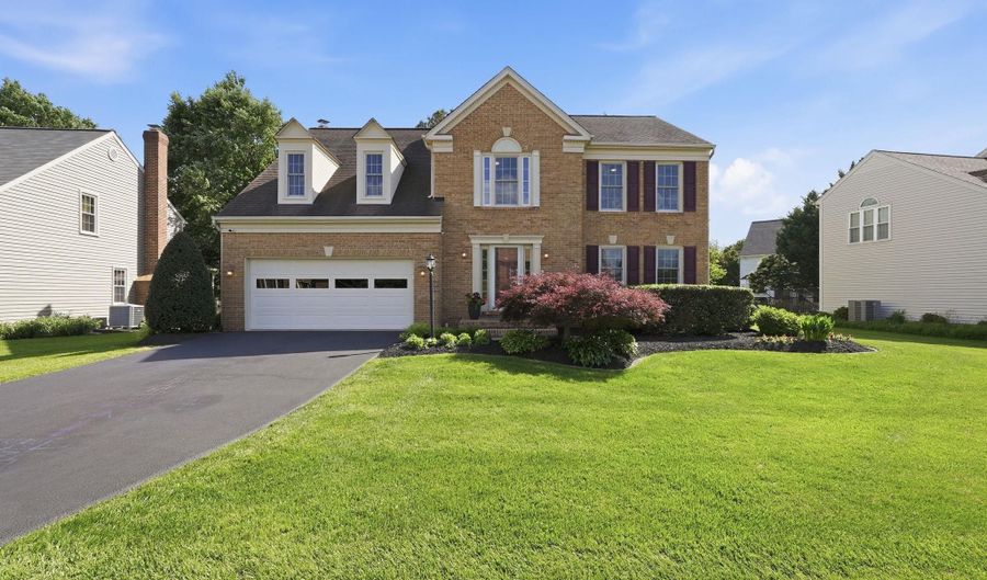 43197 WAYSIDE Cir, Ashburn, VA 20147 - 4 Beds, 4 Bath