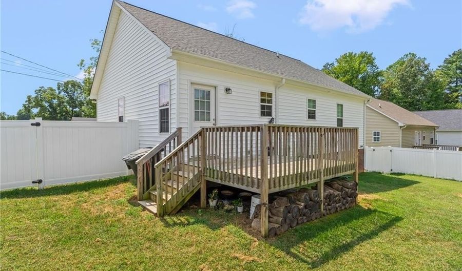 724 Sherwood Rd, Asheboro, NC 27205 - 3 Beds, 2 Bath