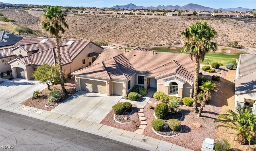 2567 Evening Sky Dr, Henderson, NV 89052 - 3 Beds, 3 Bath