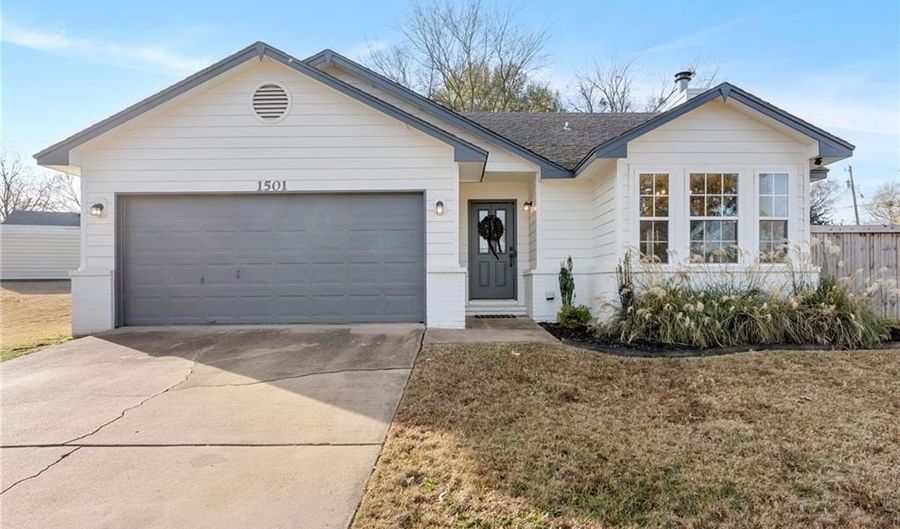 1501 Heather Pl, Barling, AR 72923 - 3 Beds, 2 Bath