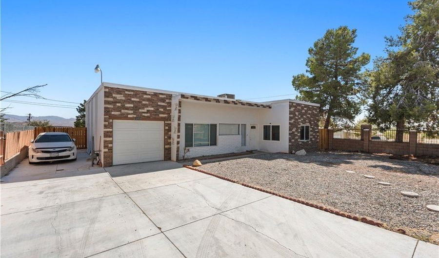 23859 South Rd, Apple Valley, CA 92307 - 4 Beds, 2 Bath