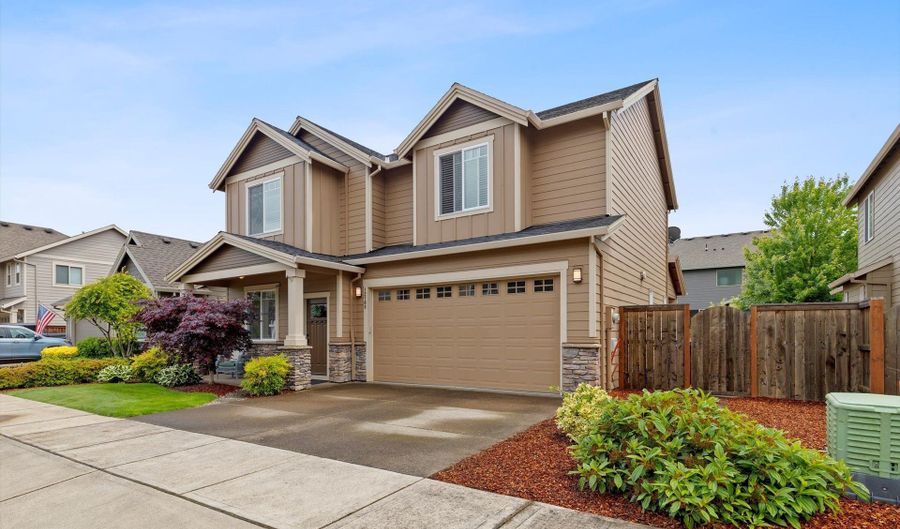 12708 ASPENWOOD Ln, Oregon City, OR 97045 - 4 Beds, 3 Bath