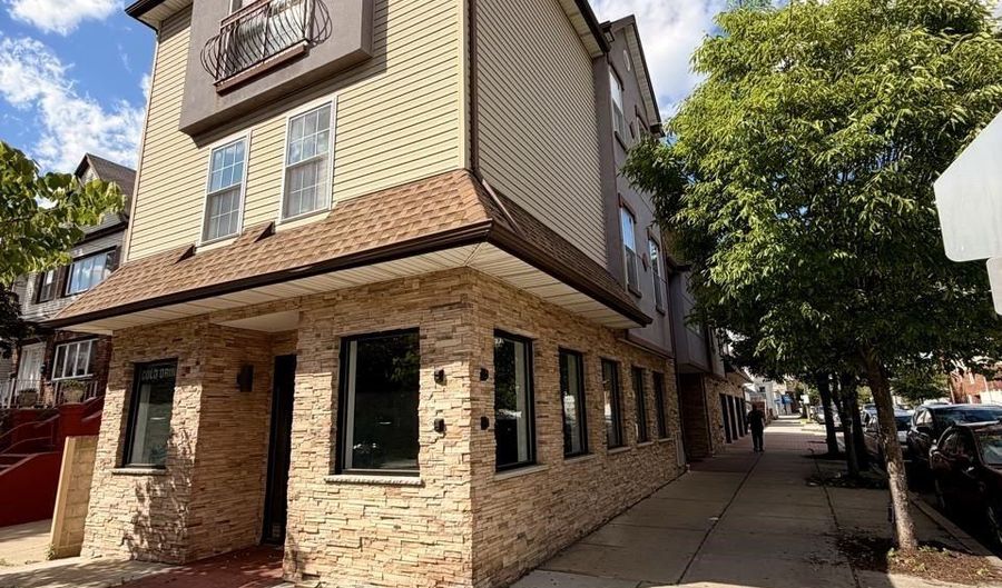 687 AVENUE A #201, Bayonne, NJ 07002 - 2 Beds, 1 Bath