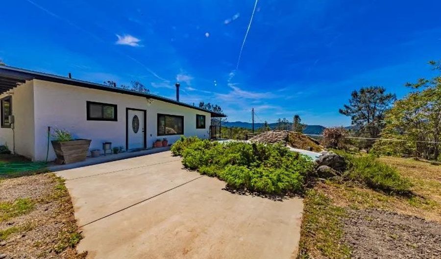43980 Highway 49, Ahwahnee, CA 93601 - 2 Beds, 2 Bath