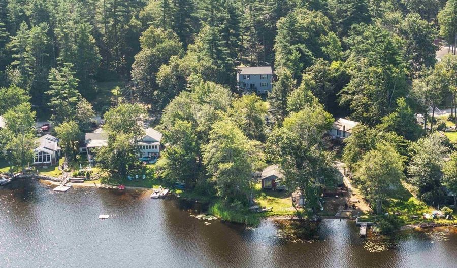 7 Woodlawn Rd, Raymond, NH 03077 - 2 Beds, 3 Bath