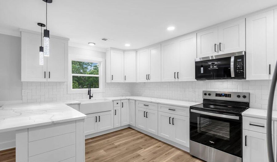 356 Railroad Ave, Bayville, NJ 08721 - 3 Beds, 2 Bath