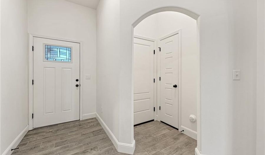 6108 NW Silas St, Bentonville, AR 72713 - 3 Beds, 2 Bath