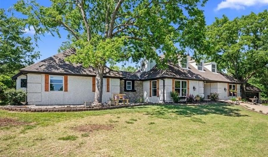 600 Cherry Ln, Bartlesville, OK 74003 - 4 Beds, 4 Bath