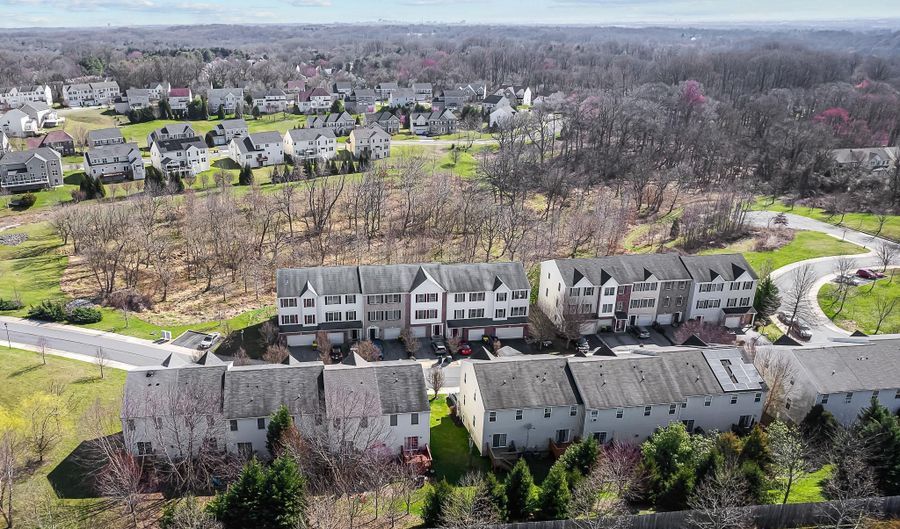 121 PUMPKIN PATCH Ln, Hockessin, DE 19707 - 3 Beds, 4 Bath
