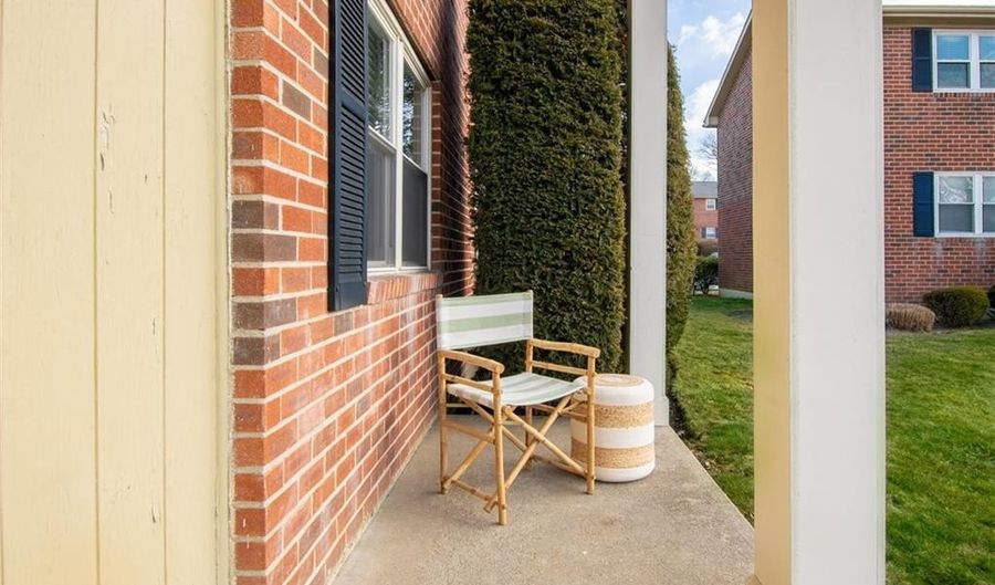 70 Carroll Ave 510, Newport, RI 02840 - 2 Beds, 1 Bath