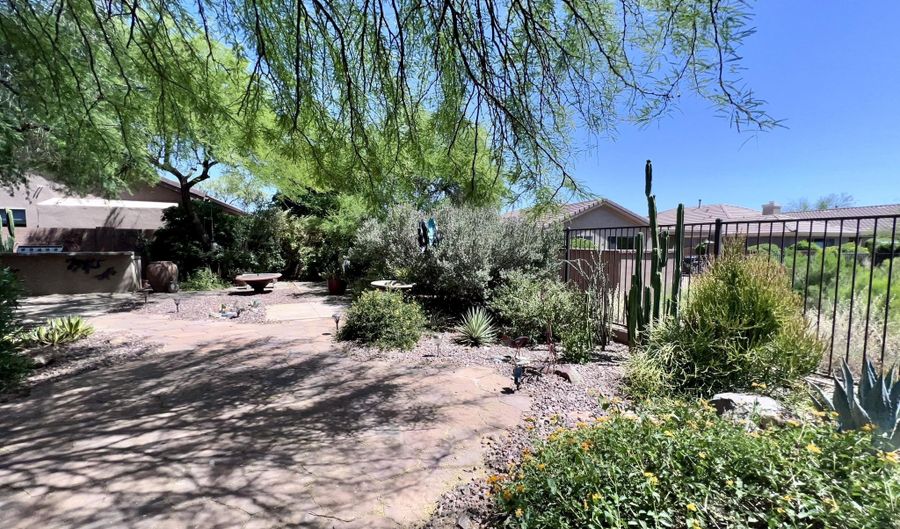 1653 W AINSWORTH Dr, Anthem, AZ 85086 - 3 Beds, 3 Bath