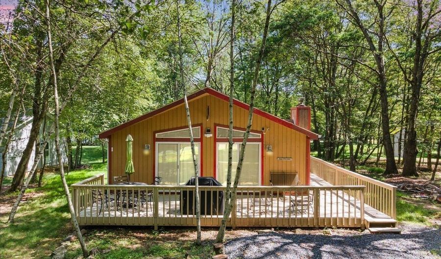 63 Wylie Cir, Albrightsville, PA 18210 - 3 Beds, 2 Bath