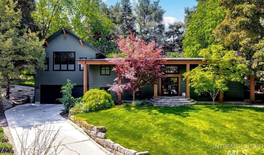 2921 N Arran Ct, Boise, ID 83702 - 5 Beds, 4 Bath