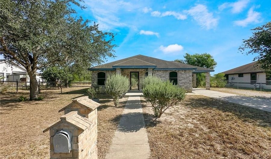 2713 E Filmore Ave, Alton, TX 78573 - 5 Beds, 3 Bath