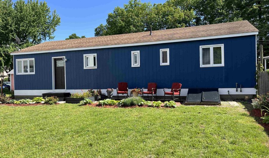 111 Central St, Brattleboro, VT 05301 - 3 Beds, 1 Bath