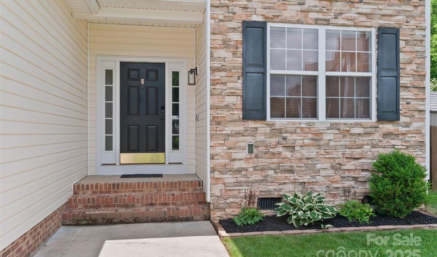 8 Secrest Dr, Arden, NC 28704 - 5 Beds, 3 Bath