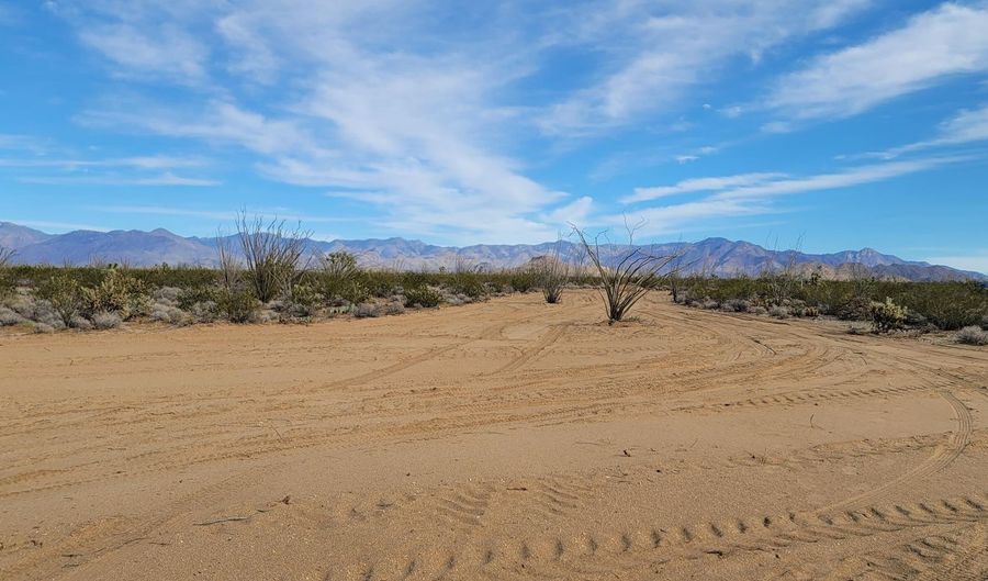 Lot 197 S Cholla / Cortaro Rd, Yucca, AZ 86438 - 0 Beds, 0 Bath
