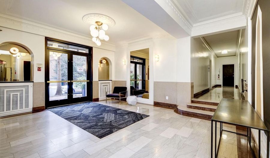 1010 25TH St NW 204, Washington, DC 20037 - 1 Beds, 1 Bath