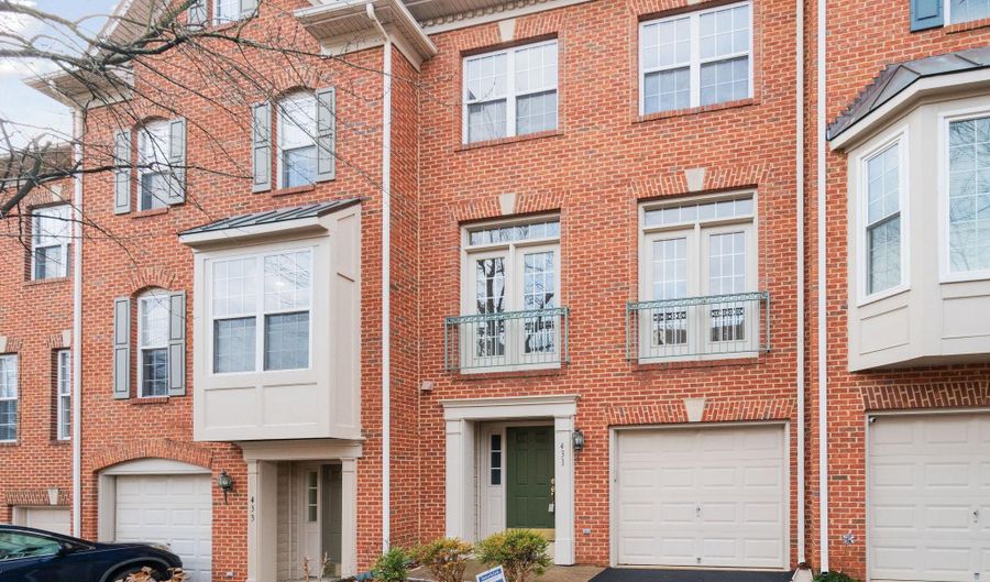 431 STANTON Pl, Alexandria, VA 22304 - 2 Beds, 3 Bath