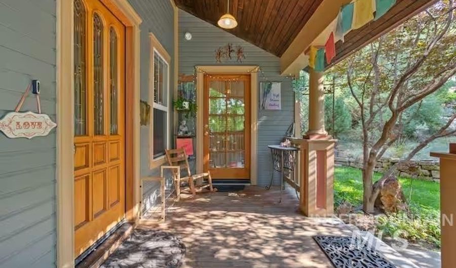 1617 N 5th St, Boise, ID 83702 - 3 Beds, 4 Bath