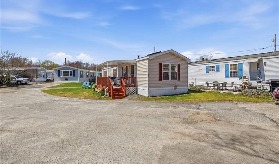 27 Woodward Rd, Lincoln, RI 02865 - 2 Beds, 1 Bath