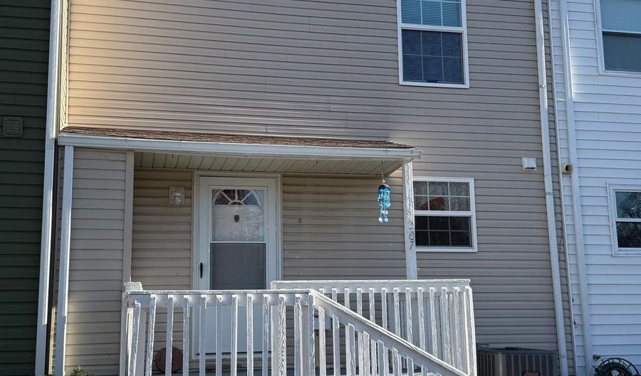 207 CHENAULT Ct, Dover, DE 19901 - 2 Beds, 2 Bath