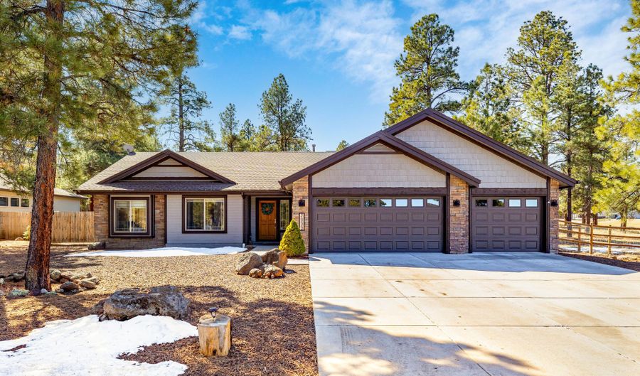 2933 W Highland Meadows Dr, Williams, AZ 86046 - 3 Beds, 3 Bath