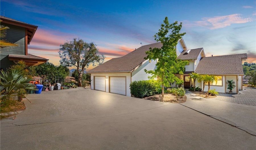 1832 Camino Rainbow, Fallbrook, CA 92028 - 3 Beds, 3 Bath