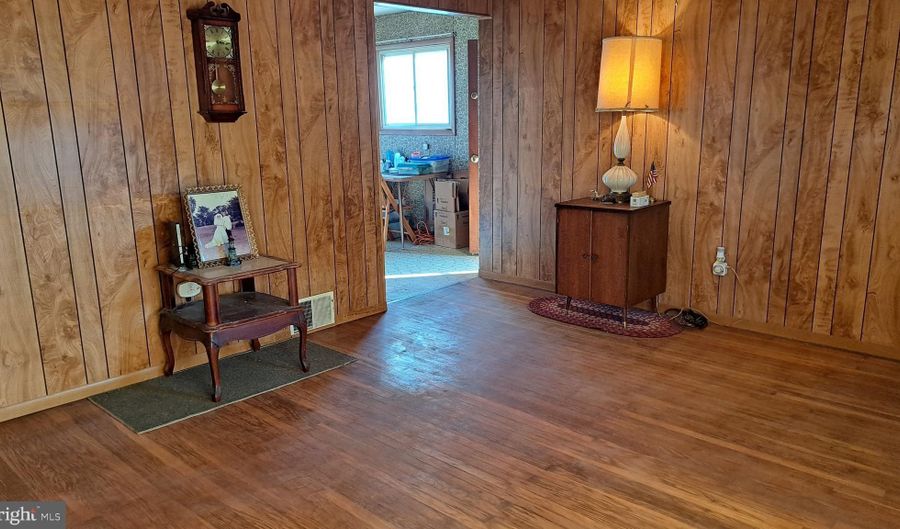 1214 HALL Ave, Abington, PA 19001 - 3 Beds, 1 Bath