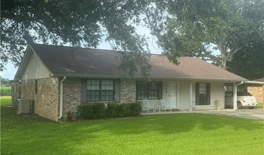 136 ROSE St, Belle Rose, LA 70341 - 3 Beds, 2 Bath