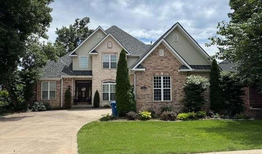 3906 NE Cadbury Ave, Bentonville, AR 72712 - 5 Beds, 5 Bath