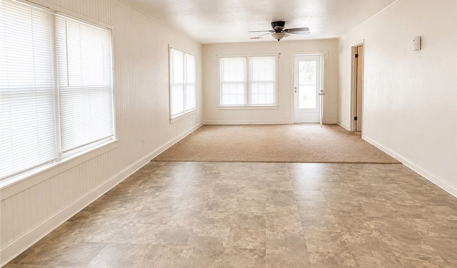 645 W Yoakum Ave, Aransas Pass, TX 78336 - 3 Beds, 2 Bath