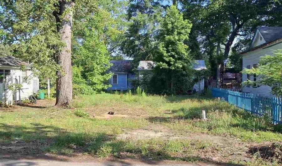 210 Bouchier St, Bennettsville, SC 29512 - 0 Beds, 0 Bath
