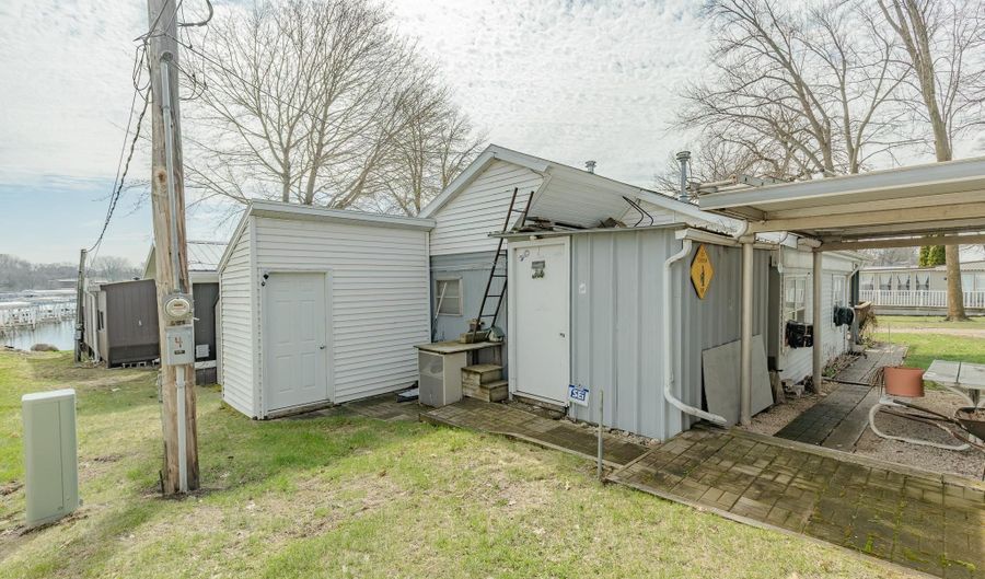 92 Rohr St #5, Arnolds Park, IA 51331 - 2 Beds, 1 Bath